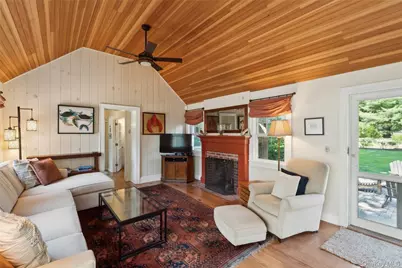 695 Main Street, Westhampton Beach, NY 11978 - Photo 9