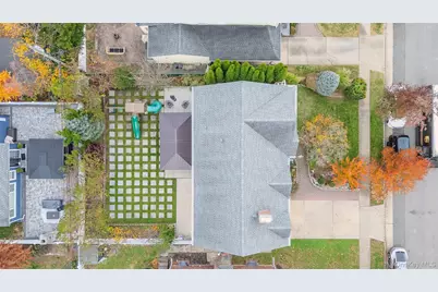 8 Willow Road, New Hyde Park, NY 11040 - Photo 31