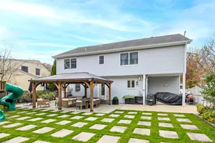 8 Willow Rd, New Hyde Park, NY 11040 - Photo 25