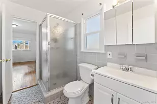 14 Baylor Cir, White Plains, NY 10605 - Photo 11