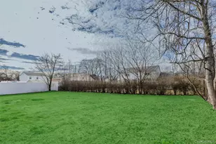 818 Meade Ave, Bellport, NY 11713 - Photo 19