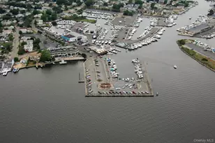 385 Beacon Ave, Lindenhurst, NY 11757 - Photo 23