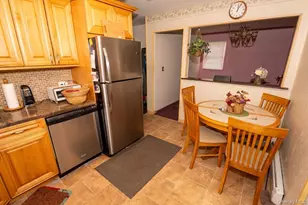 385 Beacon Ave, Lindenhurst, NY 11757 - Photo 5