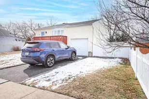 385 Beacon Ave, Lindenhurst, NY 11757 - Photo 3