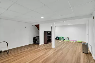 48 Randolph Drive, Dix Hills, NY 11746 - Photo 37