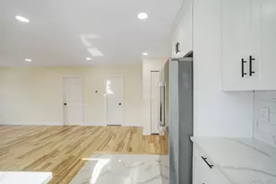 131 Belle Ave, Ronkonkoma, NY 11779 - Photo 9