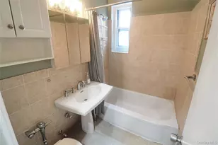 1300 Midland Ave, Yonkers, NY 10704 - Photo 23