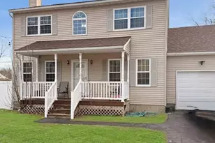 116 Robinwood Dr, Shirley, NY 11967 - Photo 5