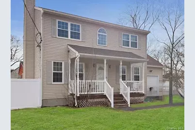 116 Robinwood Drive, Shirley, NY 11967 - Photo 3