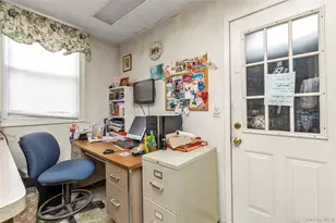 27 Deepdale Pkwy, Roslyn Heights, NY 11577 - Photo 5