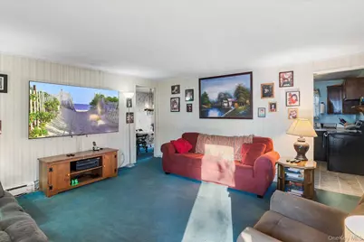 9 W 8th Street, Ronkonkoma, NY 11779 - Photo 3