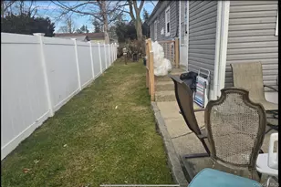 5 Campion St, Brentwood, NY 11717 - Photo 19