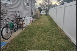 5 Campion St, Brentwood, NY 11717 - Photo 3