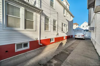 10439 115th Street, Richmond Hill, NY 11419 - Photo 31