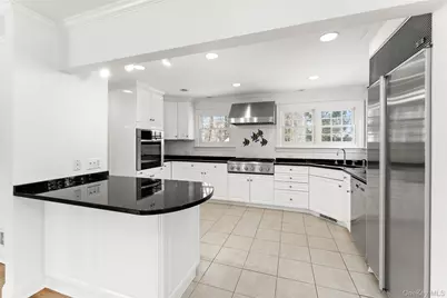 14 Wakefield Road, Scarsdale, NY 10583 - Photo 9