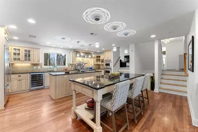 110 Round Hill Road, Scarsdale, NY 10583 - Photo 11