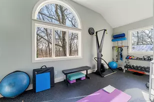 110 Round Hill Rd, Scarsdale, NY 10583 - Photo 31