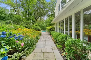 110 Round Hill Rd, Scarsdale, NY 10583 - Photo 37