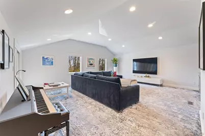 110 Round Hill Road, Scarsdale, NY 10583 - Photo 19