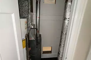 127 South St, Oyster Bay, NY 11771 - Photo 9