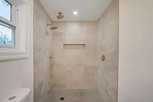 6 Connetquot Dr, Oakdale, NY 11769 - Photo 31