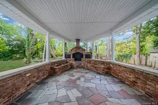 6 Connetquot Dr, Oakdale, NY 11769 - Photo 5