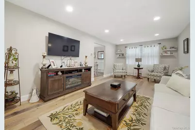 552 Sierra Vista Lane, Valley Cottage, NY 10989 - Photo 9