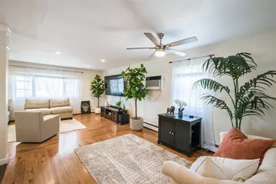 2 Udalia Road, West Islip, NY 11795 - Photo 7