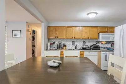 2 Udalia Road, West Islip, NY 11795 - Photo 21