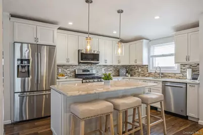 2 Udalia Road, West Islip, NY 11795 - Photo 9