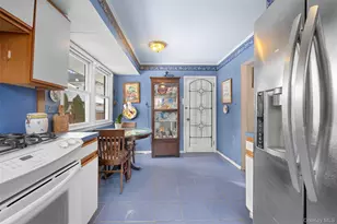 524 Livingston St, Westbury, NY 11590 - Photo 9