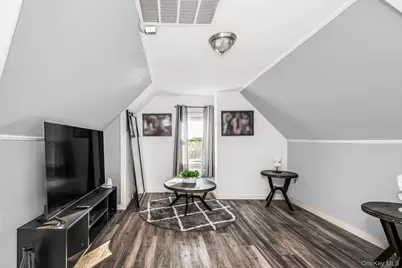 32 Glover Avenue, Yonkers, NY 10704 - Photo 17