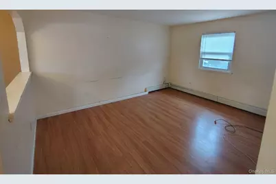 122 W 1st Street, Deer Park, NY 11729 - Photo 7