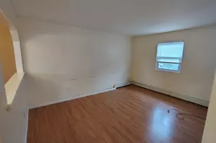 122 W 1st St, Deer Park, NY 11729 - Photo 7