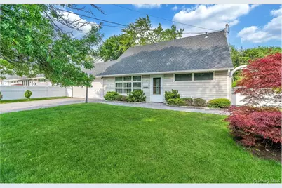 6 Arizona Avenue, Syosset, NY 11791 - Photo 1