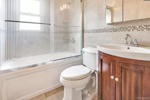 6 Arizona Ave, Syosset, NY 11791 - Photo 9