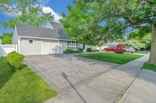 6 Arizona Ave, Syosset, NY 11791 - Photo 3