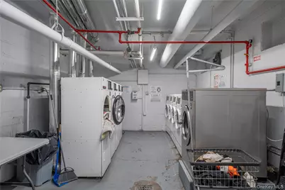 245 Bennett Avenue #1A, New York, NY 10040 - Photo 19