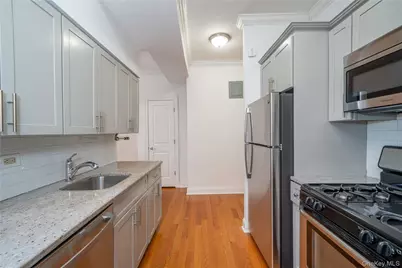 245 Bennett Avenue #1A, New York, NY 10040 - Photo 17