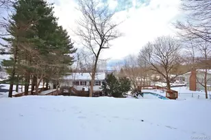 887 Stockton Rd, Valley Cottage, NY 10989 - Photo 29