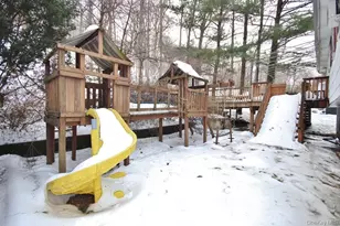 887 Stockton Rd, Valley Cottage, NY 10989 - Photo 27