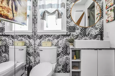 116 Woods Avenue, Malverne, NY 11565 - Photo 11