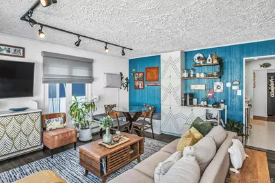 116 Woods Avenue, Malverne, NY 11565 - Photo 9