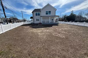 403 S Bayview Ave, Freeport, NY 11520 - Photo 5