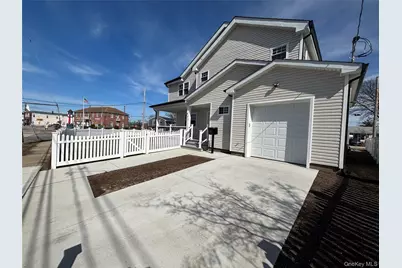 403 S Bayview Avenue, Freeport, NY 11520 - Photo 3