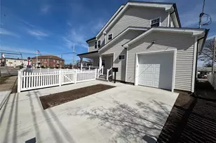 403 S Bayview Ave, Freeport, NY 11520 - Photo 3