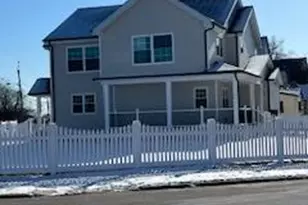 403 S Bayview Ave, Freeport, NY 11520 - Photo 3