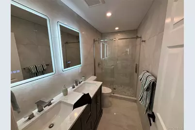 403 S Bayview Avenue, Freeport, NY 11520 - Photo 7