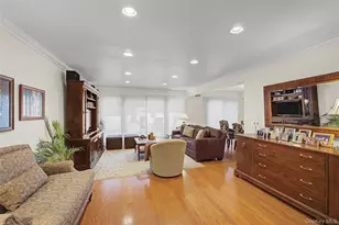 84 Aspen Dr W, Woodbury, NY 11797 - Photo 11