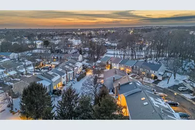 84 Aspen Drive W, Woodbury, NY 11797 - Photo 37